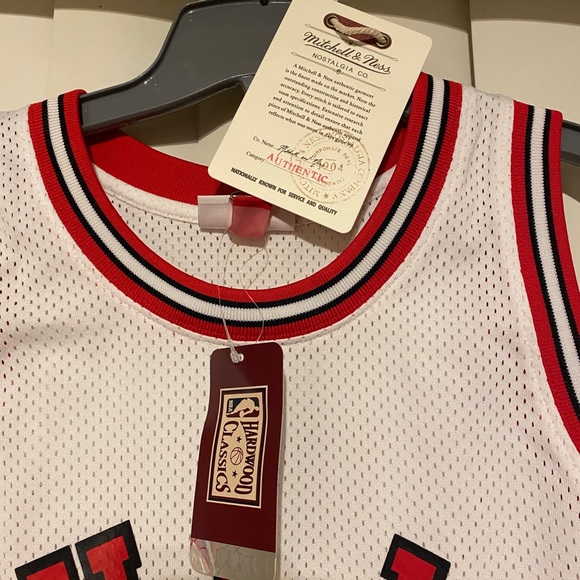 Jordan Bulls Jersey - Picture 5 of 5